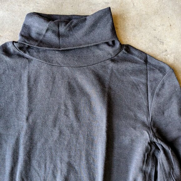 Tracksmith Women's Black Turtleneck Long Sleeve Top large - Picture 2 of 9